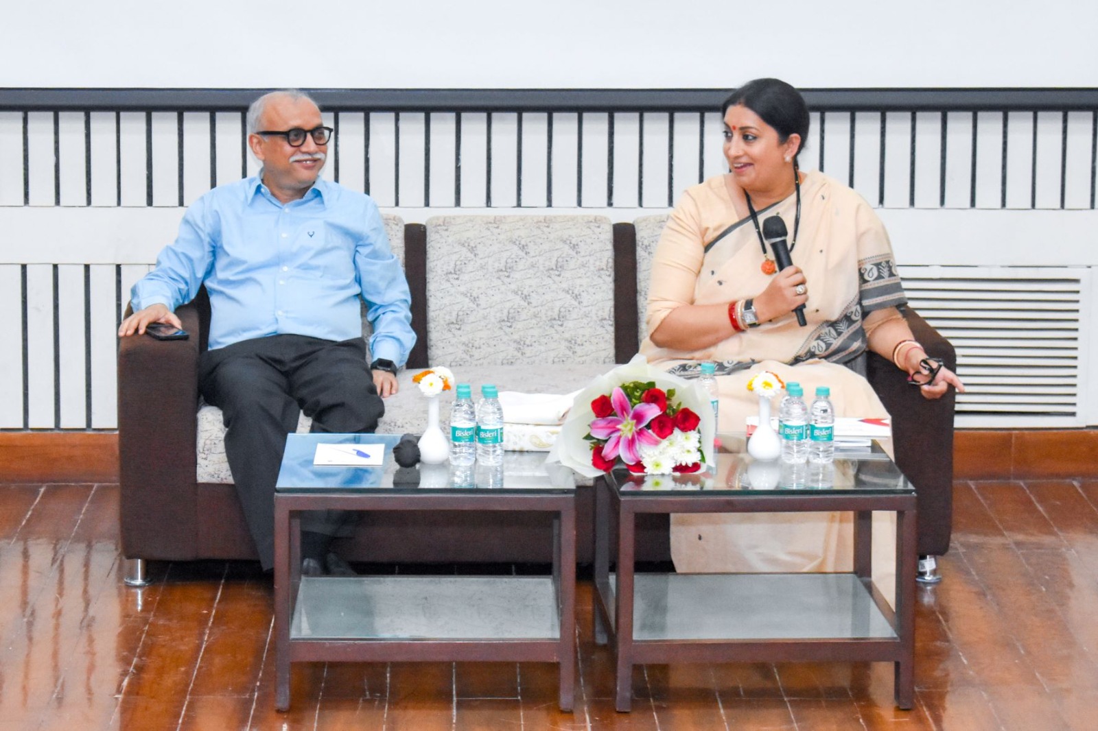 Union Minister &#8211; Smriti Irani Takes Classes at IIM Udaipur